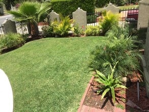 1968 El Molino Ave in Altadena, CA - Building Photo - Building Photo