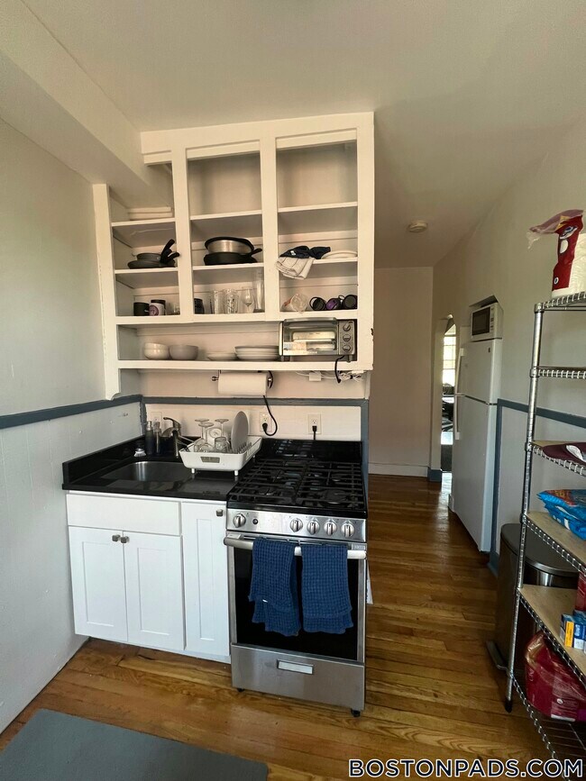 110 Willow St, Unit 4 in Cambridge, MA - Building Photo - Building Photo