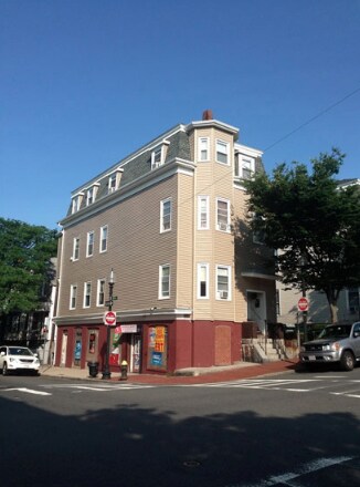 75 Putnam St, Unit 1 in Boston, MA - Foto de edificio