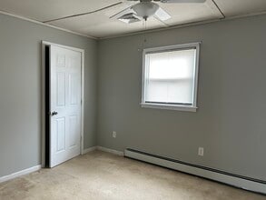 702 Edmunds Ave in Union Beach, NJ - Building Photo - Building Photo