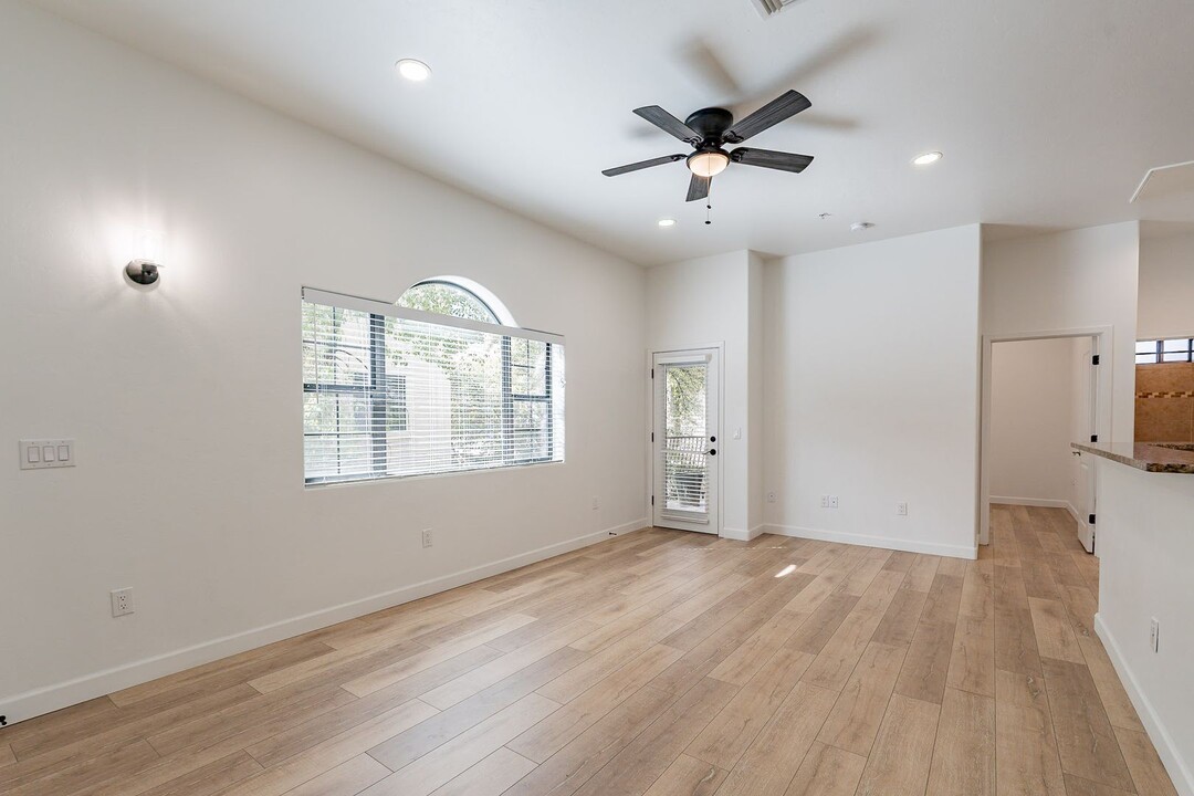 2018 E River Rd in Tucson, AZ - Building Photo