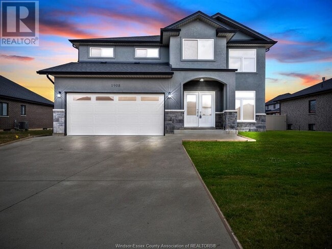 1908 Villa Canal Dr