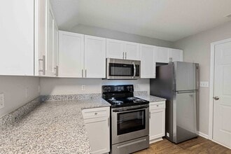 Blackwolf Run at Hedingham in Raleigh, NC - Building Photo - Building Photo