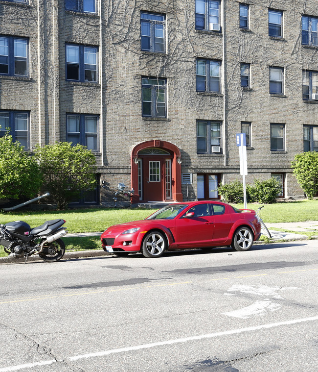 Cretin Court in St. Paul, MN - Foto de edificio - Building Photo