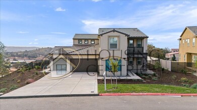 8145 Benevento Dr in El Dorado Hills, CA - Foto de edificio - Building Photo