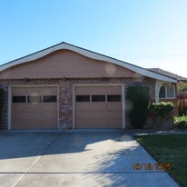 2132 Town and Country Ln in Santa Clara, CA - Building Photo