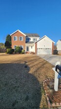 3205 Cleere Ct in Greenville, NC - Building Photo - Building Photo