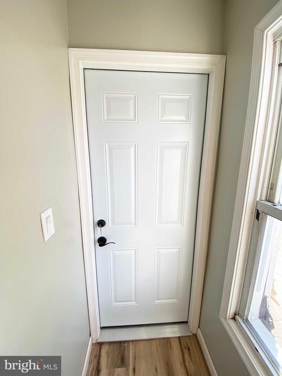 property at 1426 W Rockland St