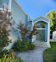 7575 Lighthouse Ln in Reno, NV - Building Photo - Building Photo