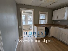 36 Monroe St in Augusta, ME - Building Photo - Building Photo