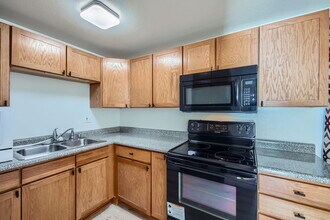 3020 E Bijou St, Unit #5B in Colorado Springs, CO - Foto de edificio - Building Photo