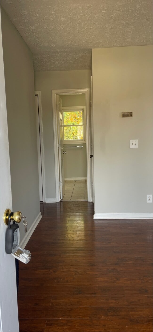 1050 Scarlett Ln in Lawrenceburg, KY - Building Photo - Building Photo