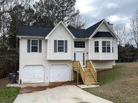 112 Harvard Dr in Villa Rica, GA - Building Photo