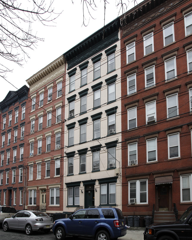 925 Park Ave in Hoboken, NJ - Building Photo - Building Photo