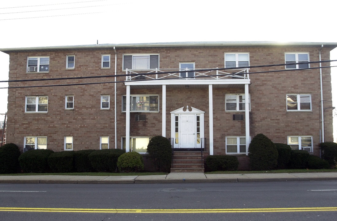 188 Polifly Rd in Hackensack, NJ - Foto de edificio