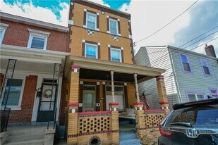 180 S 17th St in Pittsburgh, PA - Building Photo