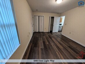 6485 Son Light Way, Unit 186 in Knoxville, TN - Foto de edificio - Building Photo