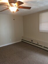 37 Cecilian Ave, Unit 1st floor in Revere, MA - Foto de edificio - Building Photo