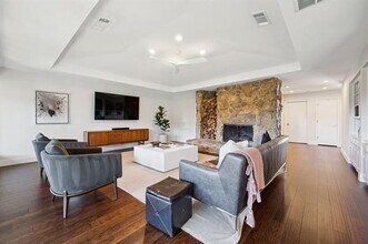 16806 Hunters Point Dr in Dallas, TX - Building Photo - Building Photo