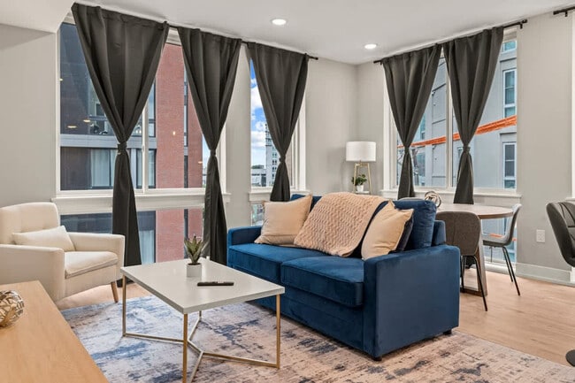 property at 916 N Delaware Ave