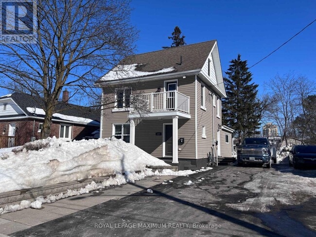 property at 127 Innisfil St