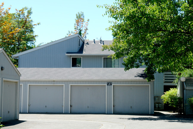 2419 Mcbride Ln in Santa Rosa, CA - Building Photo - Building Photo