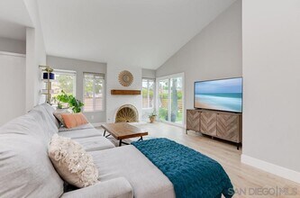 1955 Village Wood Rd in Encinitas, CA - Building Photo - Building Photo