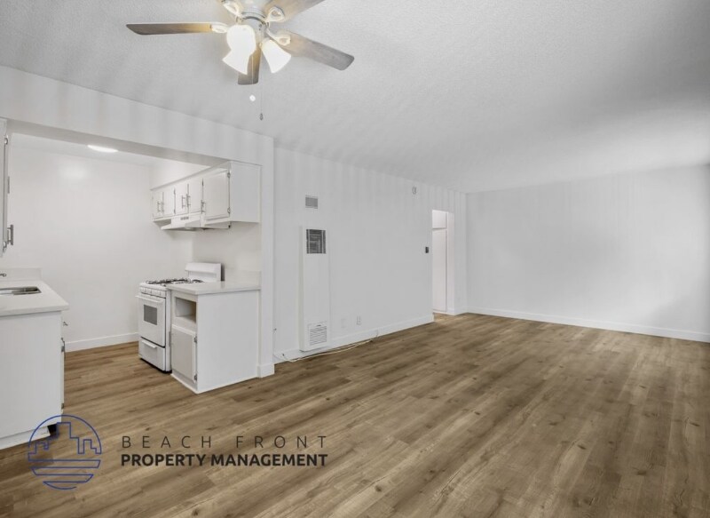 868 Victor Ave in Inglewood, CA - Building Photo