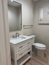 18850 Hatteras St in Tarzana, CA - Building Photo - Building Photo