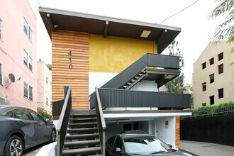410 Lucas Ave. in Los Angeles, CA - Foto de edificio - Building Photo