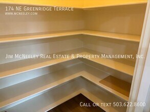 174 NE Greenridge Terrace in Hillsboro, OR - Building Photo - Building Photo