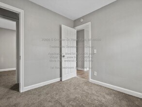 20805 S Chrysler Dr in Hazel Park, MI - Building Photo - Building Photo