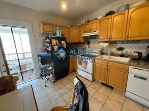 36 Bond St, Unit 3L in Somerville, MA - Foto de edificio - Building Photo