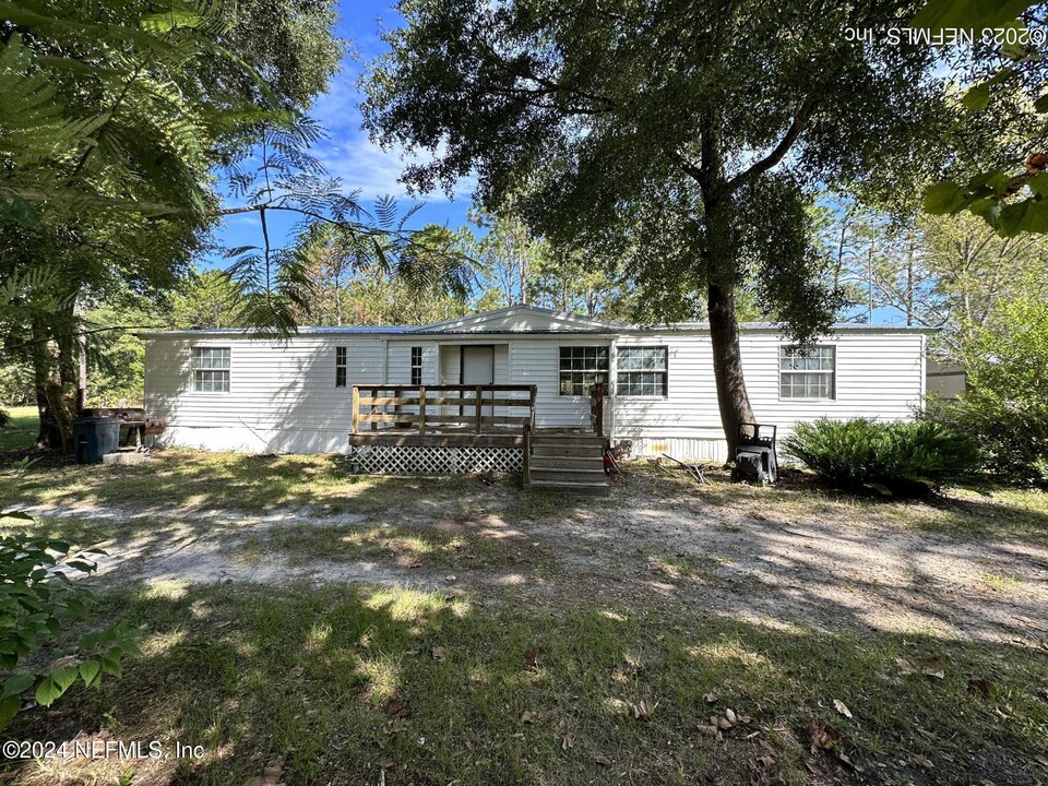 158 Jack Oak Dr in Melrose, FL - Building Photo