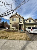63101 Dakota Dr in Bend, OR - Building Photo