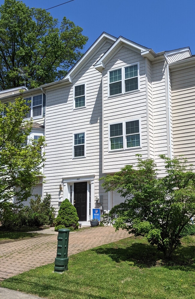 437 Paxson Ave in Glenside, PA - Building Photo - Building Photo