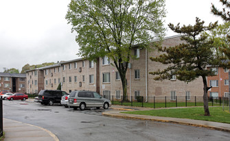 Woodside Gardens Apartments