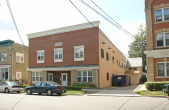 205-207 Central St in Bristol, CT - Building Photo - Building Photo