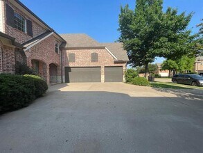 15702 Crown Cove Ln in Frisco, TX - Building Photo - Building Photo