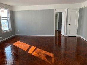 180 72nd St, Unit 385 in Brooklyn, NY - Foto de edificio - Building Photo