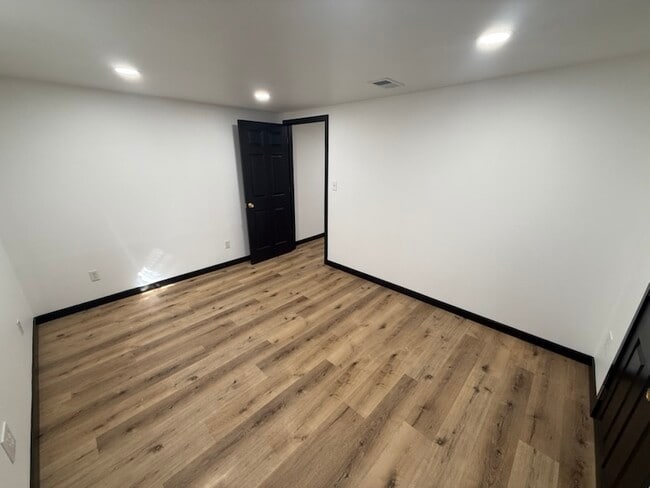 1725 Elmwood Ln in Bettendorf, IA - Foto de edificio - Building Photo