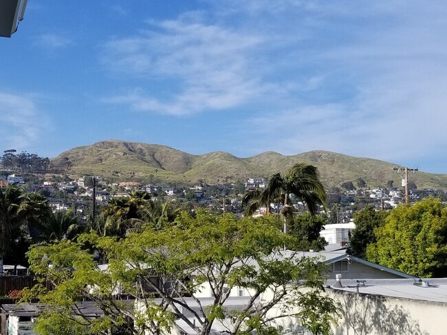 103 S Santa Rosa St-Unit -103 S Santa Rosa - 103 back house in Ventura, CA - Foto de edificio - Building Photo