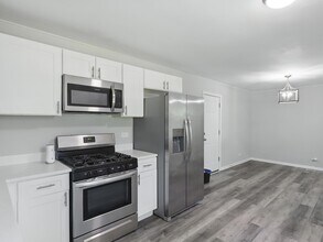 17704 Grandview Dr in Hazel Crest, IL - Building Photo - Building Photo