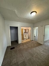 313 E Ewing Ave in South Bend, IN - Foto de edificio - Building Photo