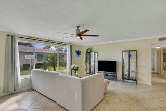 202 W High Point Terrace in Delray Beach, FL - Building Photo - Building Photo