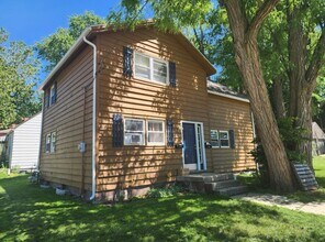 611 N Mclean St in Bloomington, IL - Building Photo - Building Photo