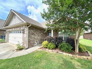 7204 Lathan Dr SE in Owens Cross Roads, AL - Building Photo - Building Photo