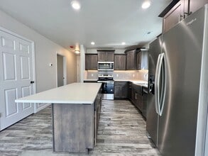 129 Marshall Lp in Bismarck, ND - Building Photo - Building Photo