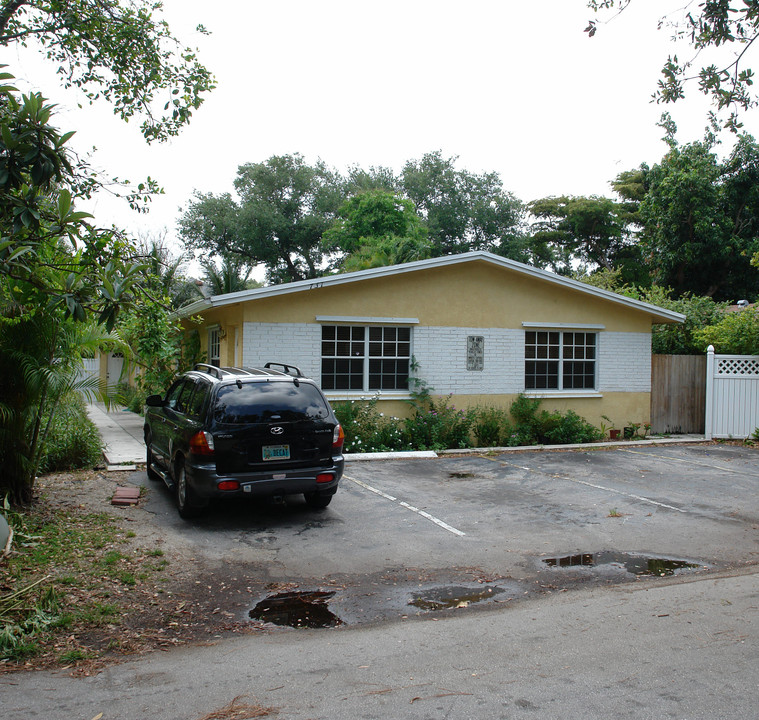 731 SW 14th Ave in Fort Lauderdale, FL - Building Photo