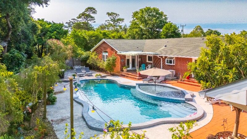 4908 Midyette Ave in Morehead City, NC - Building Photo